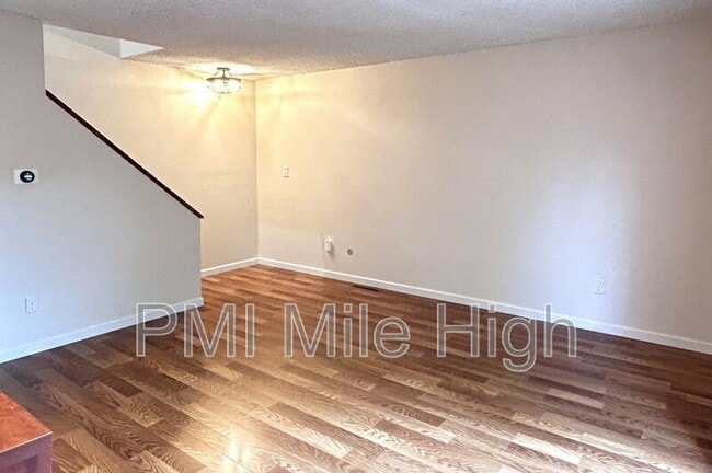 Photo - 8071 Wolff St