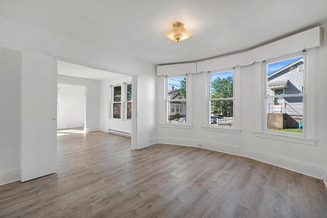 Building Photo - 12 Edgewater Pl Unit 1 Rental