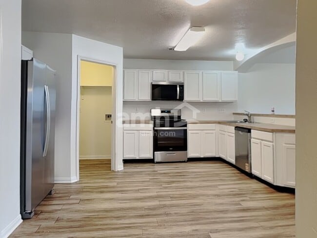 Photo - 2518 Halstead Dr