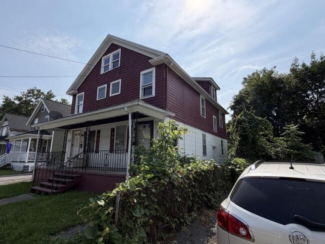 107 Sterling St