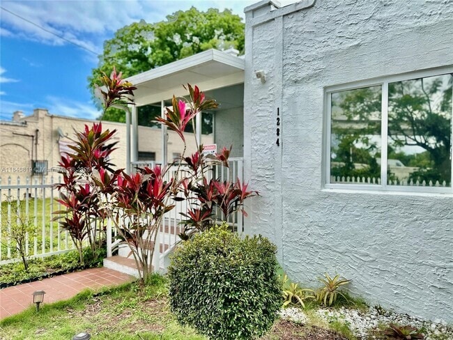 Building Photo - 1284 NW 39th St Rental