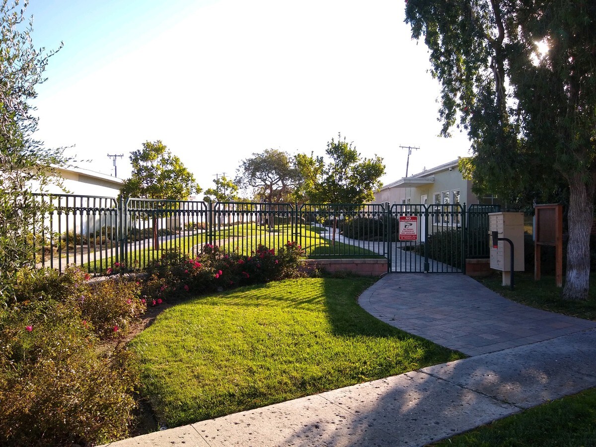 Photo - 130 N Surfside Dr Apartments Unit 11