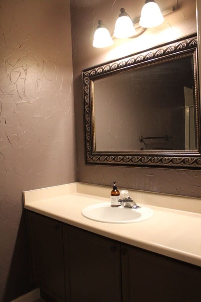 Photo - Littleton 2 br/2 ba Condo in Mountain Gate III! Unit 206