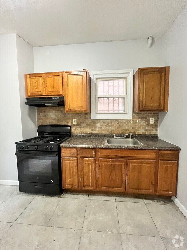 Building Photo - 322 Forrest St Unit 1 Rental
