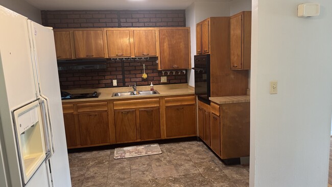 Photo - 1695 Keeler Ct