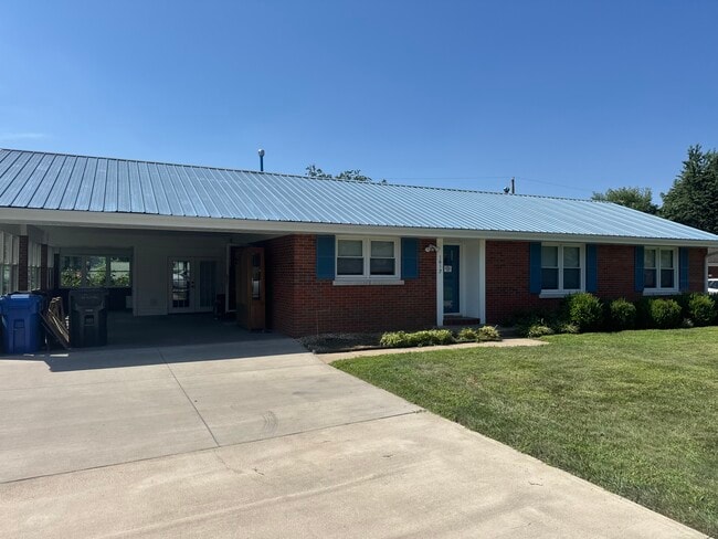 Building Photo - 1612 Raleigh Rd Rental