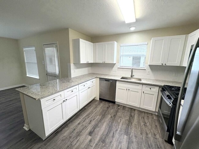 Photo - 6337 Mountain Pines Ln