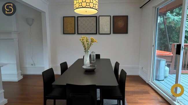 Photo - 4059 Liverpool St