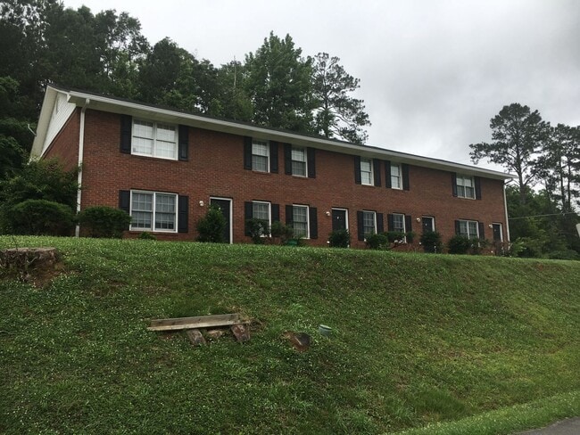 Building Photo - 2692 Callier Springs Rd SE Unit 2692 Callier Springs Apt. A