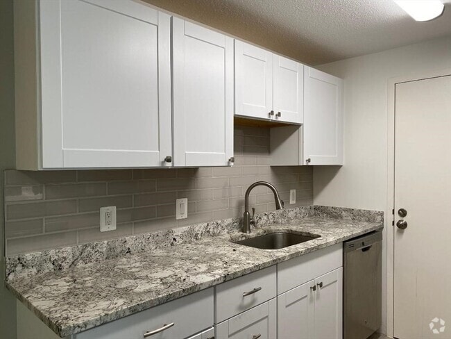 Building Photo - 8 Village Hill Ln Unit 5 Rental