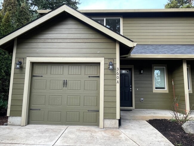 Building Photo - Willamina Duplex Unit #A