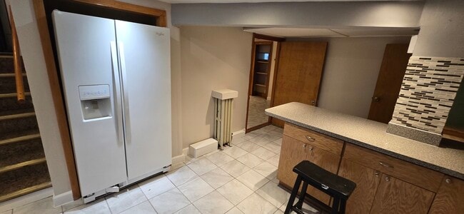 Photo - 5135 W Roscoe St