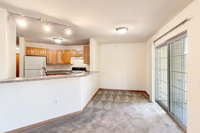 1BD Ash- Dining Area