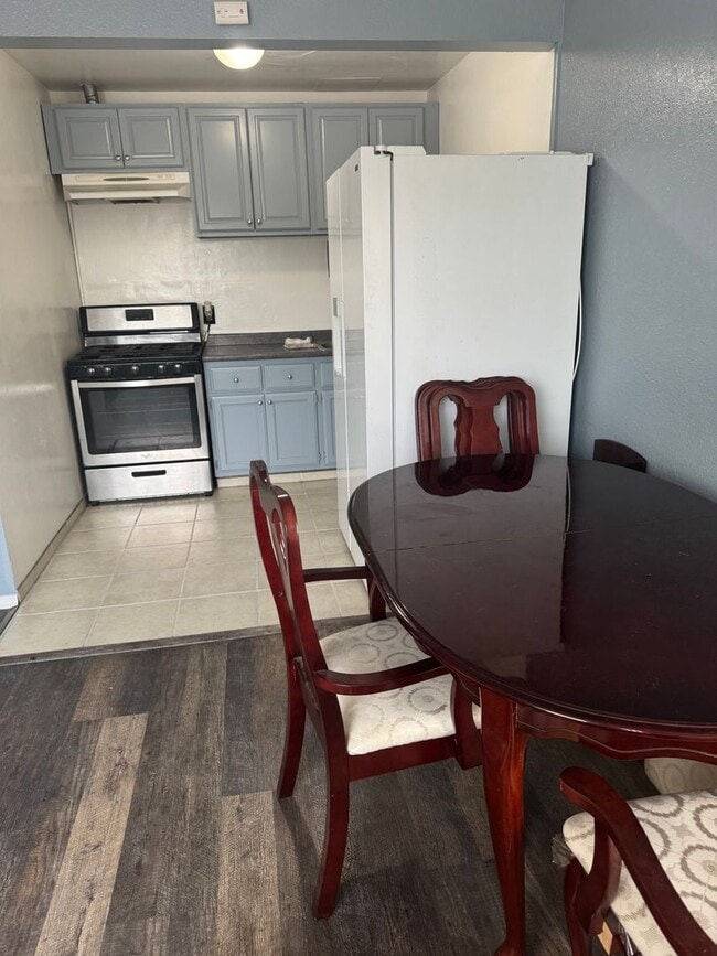 Photo - Hawthorne Blvd. 14918-14922 Unit 14920 D