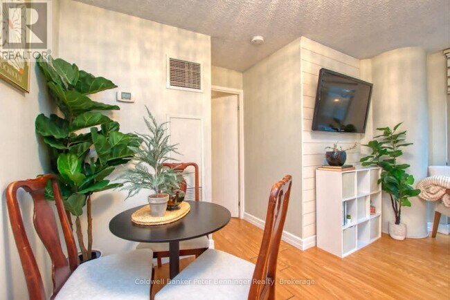 Photo - 10 Navy Wharf Ct Unit 203