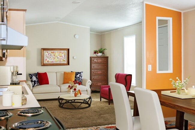 Photo - Nice manufactured home in North Pointe.