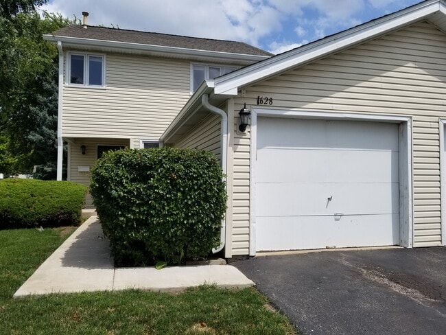 Photo - 1628 Prestwick Dr Townhome