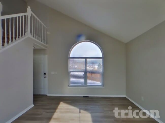 Photo - 557 Autumn Pl