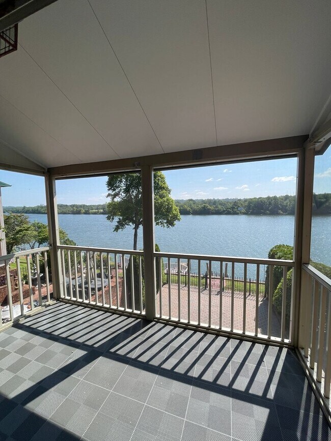 Gorgeous Townhome on the Tennessee River - Gorgeous Townhome on the Tennessee River