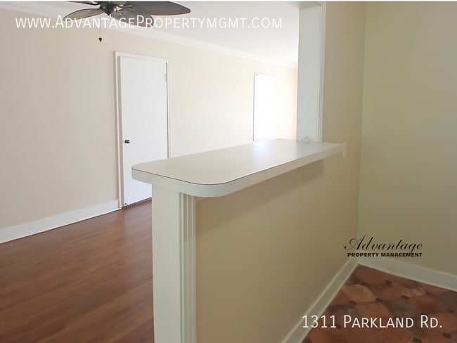 Photo - 1311 Parkland Rd