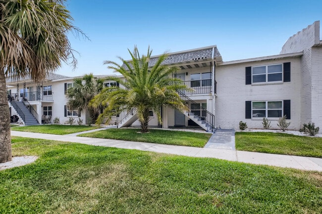 Photo - Seaside Apartments