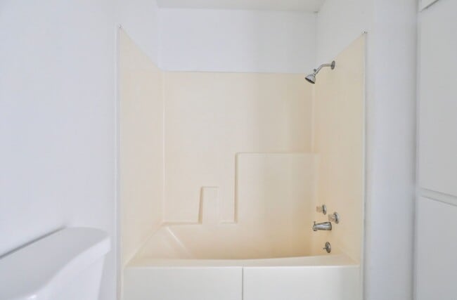 Building Photo - 1417 E Southern Ave Unit 3