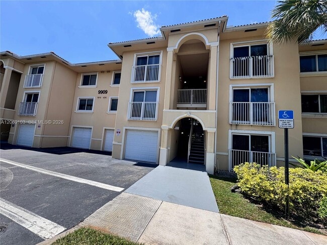Photo - 9909 Westwood Dr Unidad 16-1