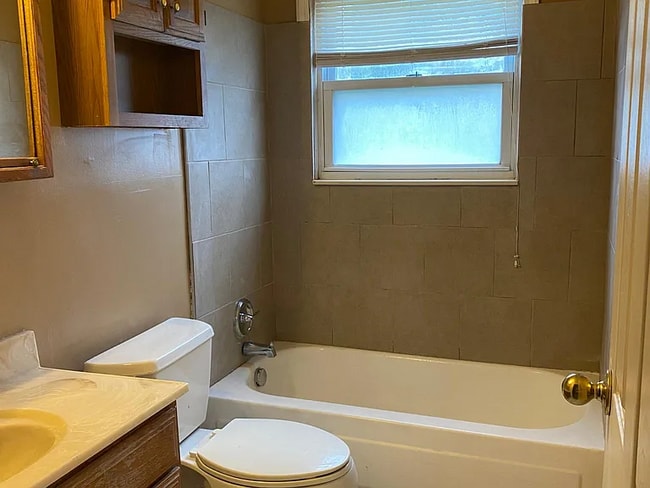 Photo - 1302 E Downey Ave