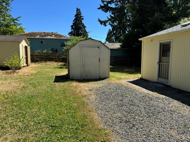 Photo - Charming 3-bedroom, 2-bath home in Eugene's Friendly Street Neighborhood!