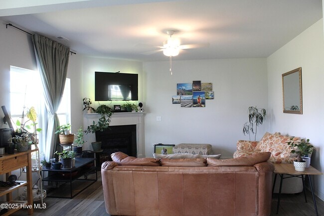 Photo - 300 Ruby Baird Dr