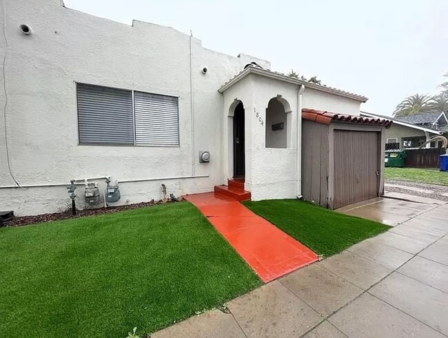 Building Photo - Amazing 1 Bedroom Cottage in the Heart of ... Rental