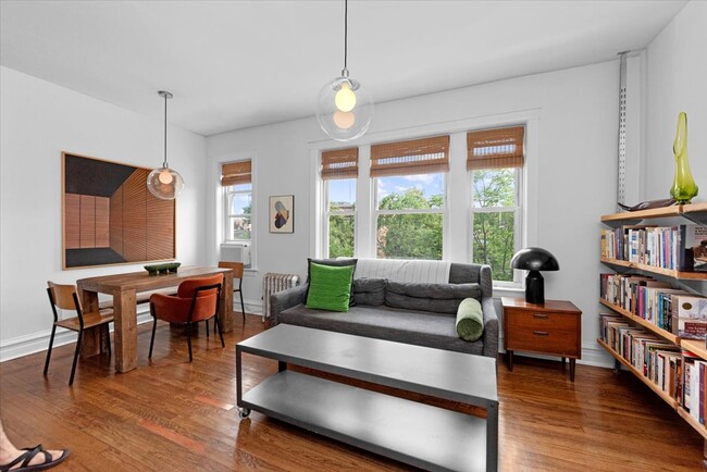 Building Photo - 4862 N Ashland Ave Unit 3E Rental