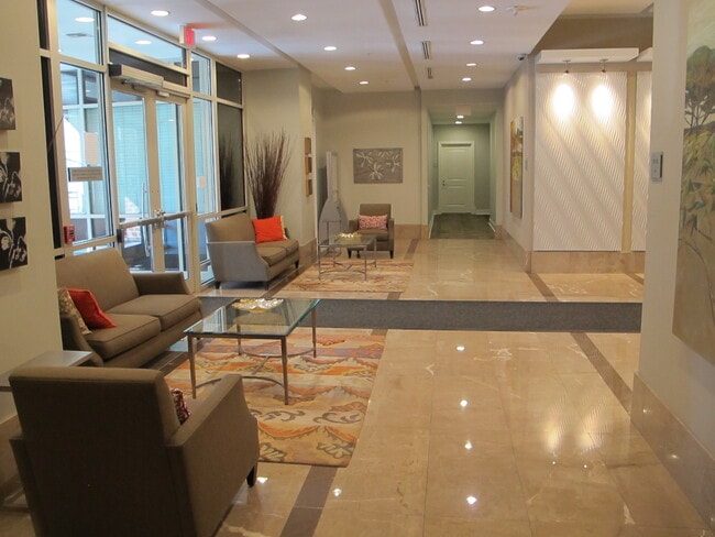 Photo - 820 N Pollard St Unidad 707