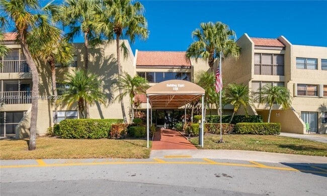 Building Photo - 220 Lakeview Dr Unit 307 Rental