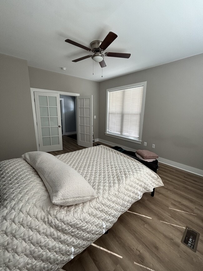 Photo - 739 20th St S