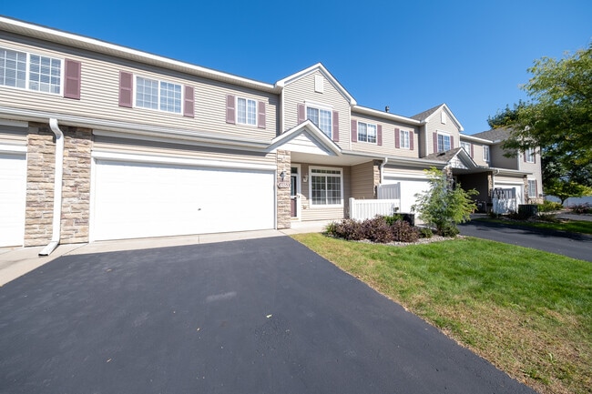 Building Photo - 4853 Bisset Ln Rental