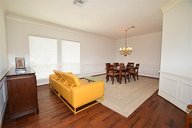 Photo - 5710 Santa Fe Springs Dr