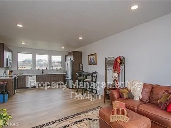 Photo - 1371 Keosauqua Way