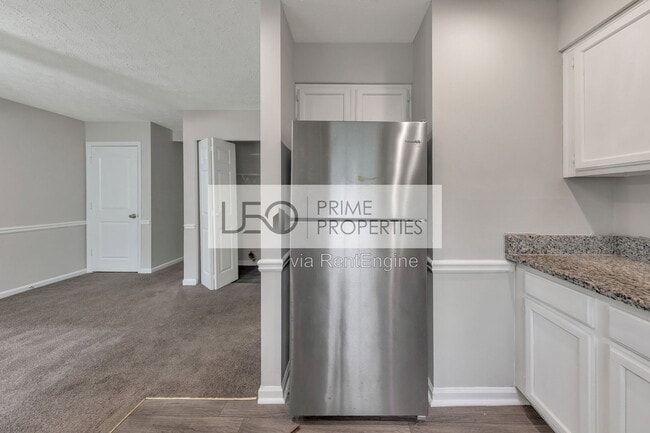 Photo - 1008 Huntington Trce SE