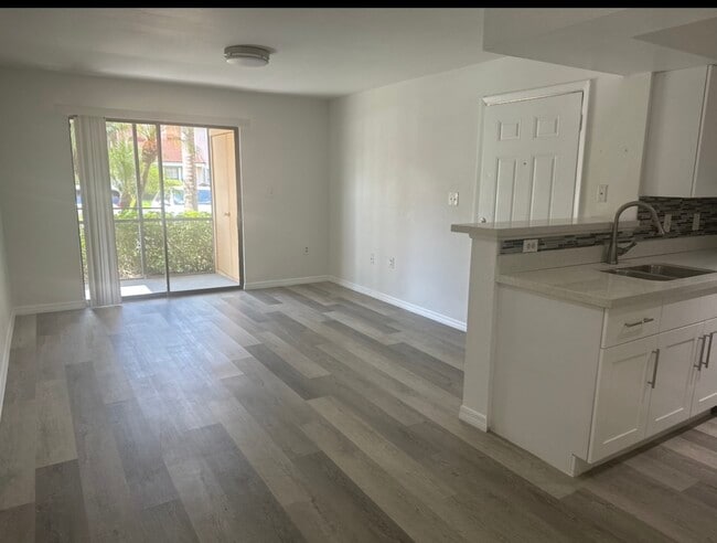 Photo - 15560 SW 104th Ter Unidad 613