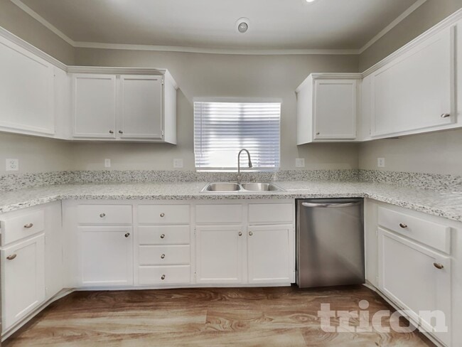 Photo - 1244 Maple Pines Ave