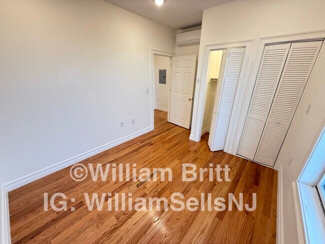 Photo - 373 Danforth Ave Unidad 303