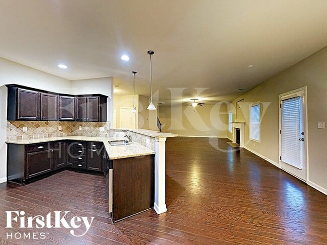 Photo - 7 Abington Ln