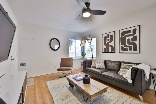 4788 W Mountain View Dr Unidad B
