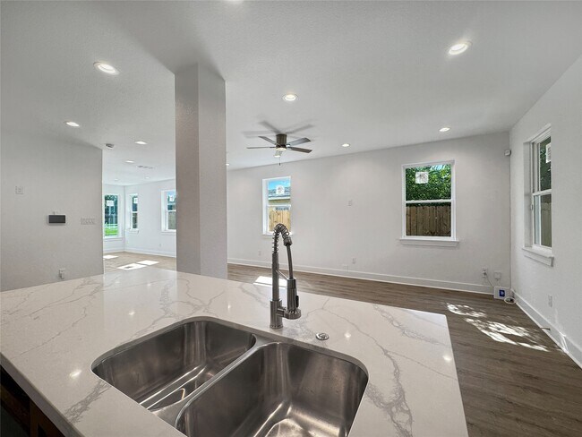 Photo - 5427 Bellfort Ct