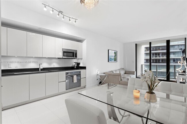 Photo - 1010 Brickell Ave Unidad 4608 Rental