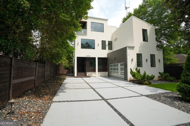 Building Photo - 1099 Vista Trail NE