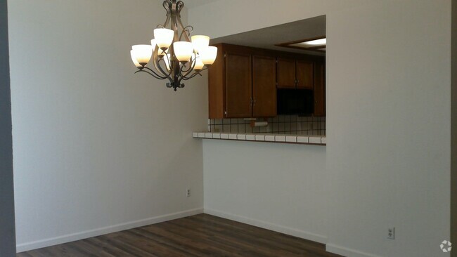 Building Photo - 315 E Nees Ave Unit 315 Rental