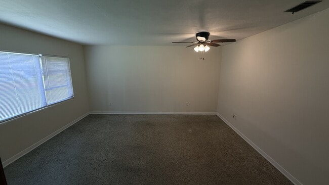 Photo - 932 NE 6th Ave