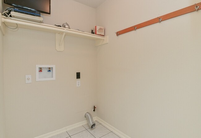 Photo - 12227 Meadowglen Dr